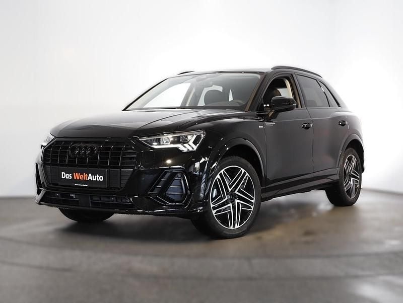 Neu Audi Q3 Admired 150 PS (110 kW) 2026 Schwarz  metallicperleffektno SUV