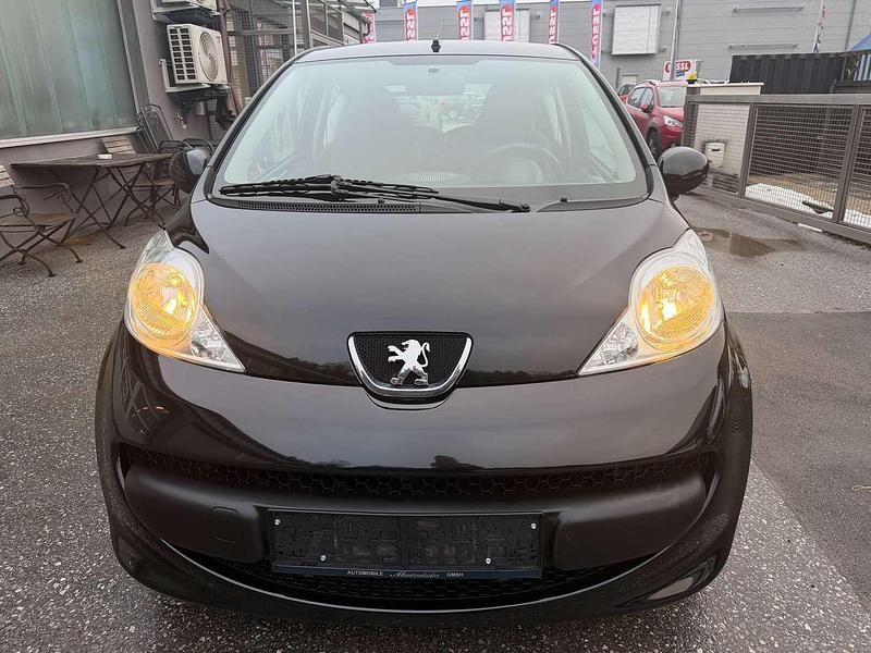 Gebraucht Peugeot 107 68 PS (50 kW) 2006 Schwarz Kleinwagen