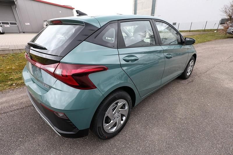 Neu Hyundai i20 Select 90 PS (66 kW) 2025 Grün Kleinwagen