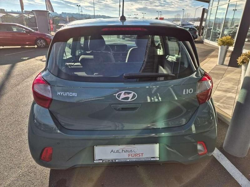 Neu Hyundai i10 63 PS (46 kW) 2025 Grün Kleinwagen