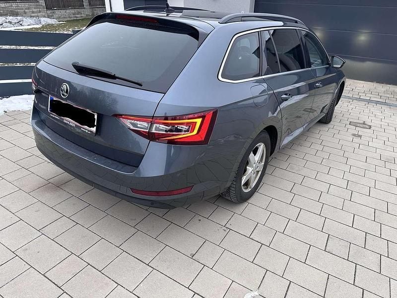 Gebraucht Skoda Superb Ambition 150 PS (110 kW) 2017 Grau Kombi