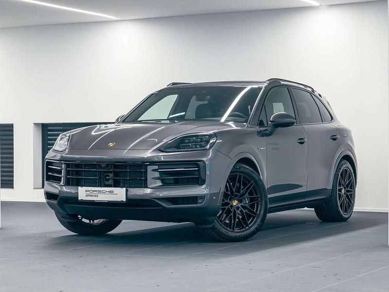 Mittelgrau metallic Gebraucht 2025 Porsche Cayenne SUV | € 118.950 (Etwas zu teuer) - Bild 1/4