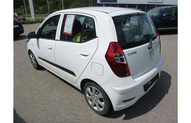 Gebraucht Hyundai i10 Life 69 PS (50 kW) 2012 Weiß Kleinwagen