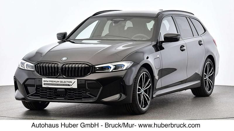 Gebraucht BMW 330e Efficient Dynamics 184 PS (135 kW) 2024 Saphirschwarz Kombi