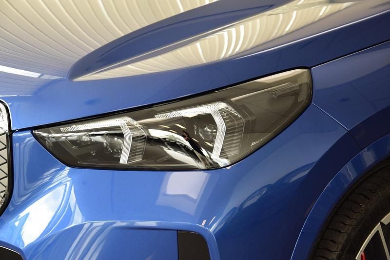 Gebraucht BMW iX1 Shadowline 150 kW (204 PS) 2025 M portimao blau SUV
