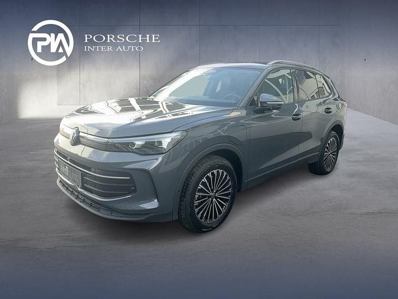Mittelgrau metallic Neu 2025 VW Tiguan SUV | € 42.990 (Superpreis) - Bild 1/4