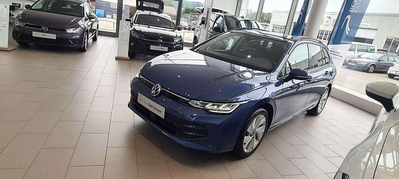 Gebraucht VW Golf VIII Life 116 PS (85 kW) 2024 Blau Kombi