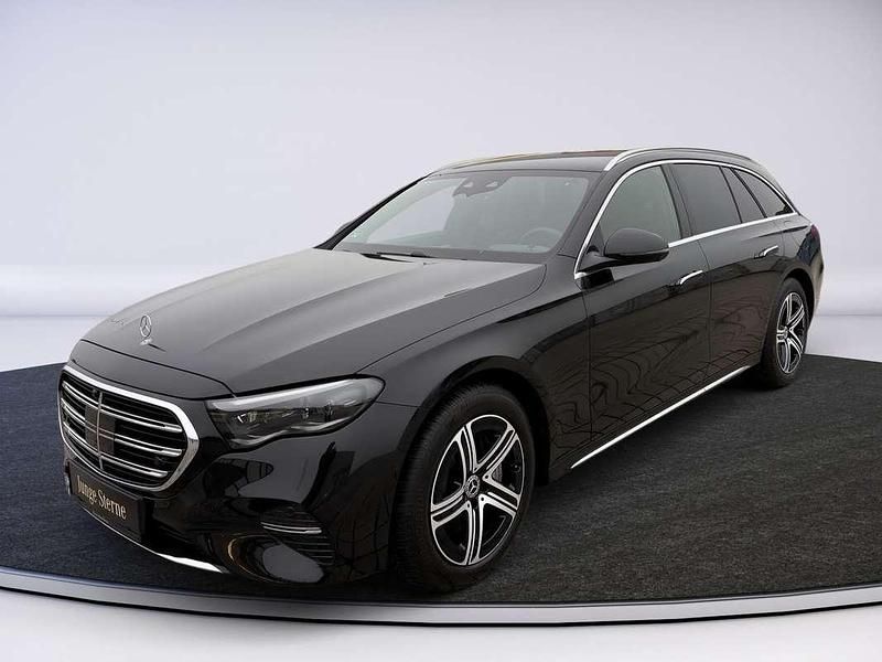 Gebraucht Mercedes E300 197 PS (144 kW) 2025 Schwarz Kombi