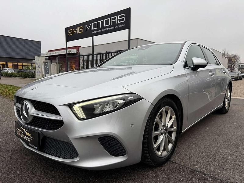 Gebraucht Mercedes A180 116 PS (85 kW) 2018 Grau Kleinwagen