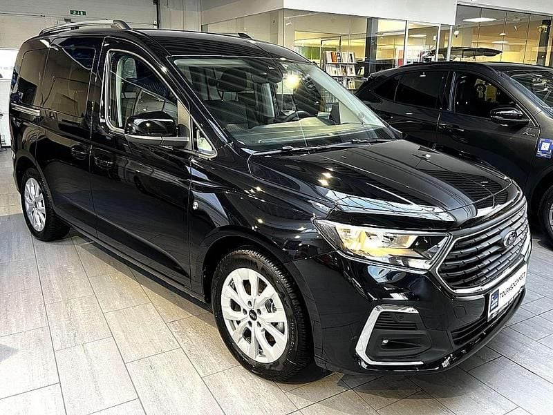 Gebraucht Ford Tourneo Titanium 116 PS (85 kW) 2025 Schwarz Kombi