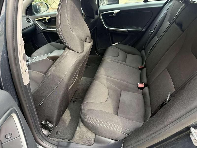 Gebraucht Volvo V60 Kinetic 120 PS (88 kW) 2018 Grau Kombi