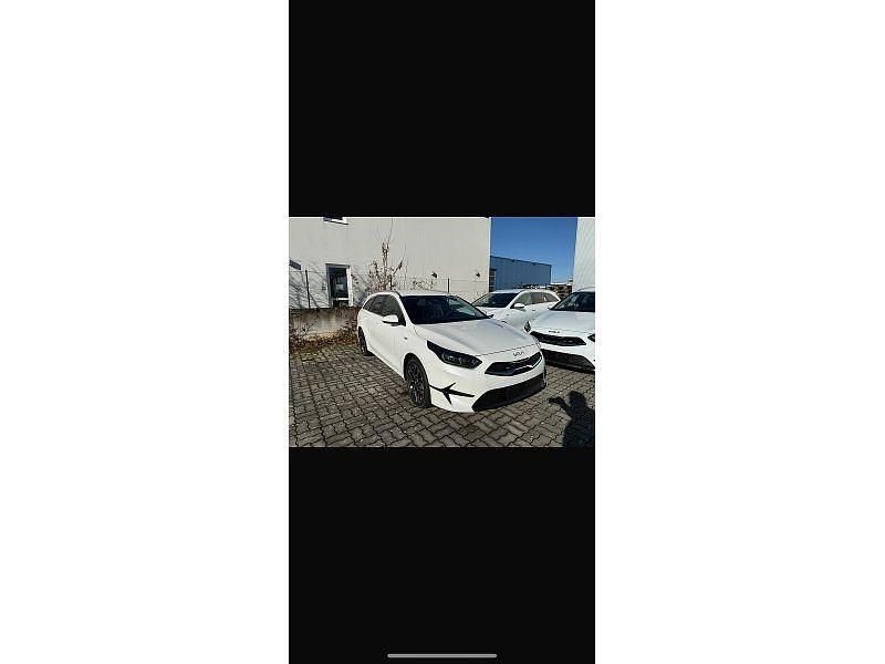 Neu Kia Ceed Sportswagon Silver 99 PS (72 kW) 2025 Kombi