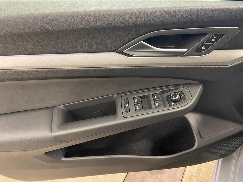 Neu VW Golf VIII Life 115 PS (84 kW) 2025 Mittelgrau  normal