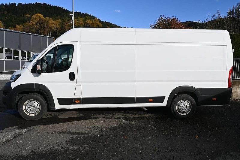 Gebraucht Peugeot Boxer S 140 PS (102 kW) 2021 Weiß Van