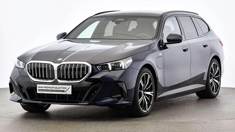 Gebraucht BMW 530e Efficient Dynamics 299 PS (219 kW) 2024 Blau Kombi