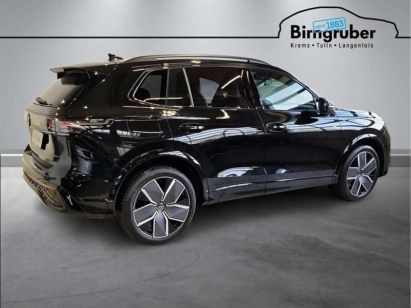 Neu VW Tiguan Sport 150 PS (110 kW) 2025 Schwarz  metallic SUV