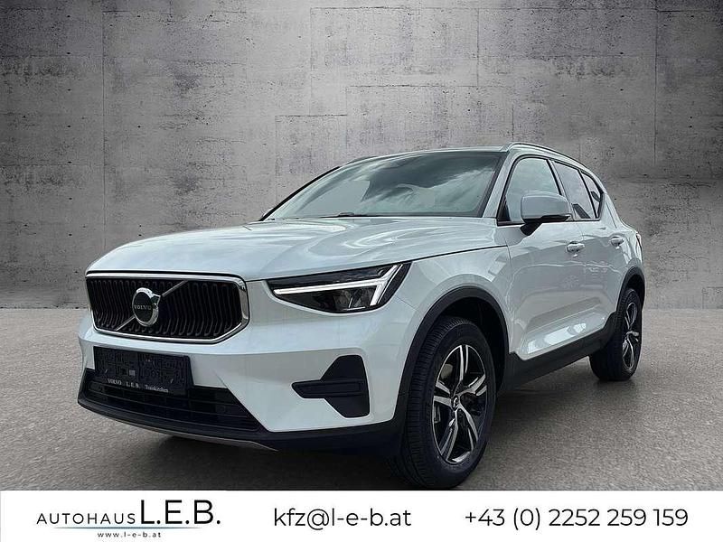 Weiß Neu 2025 Volvo XC40 Core SUV | € 35.690 (Superpreis) - Bild 1/4