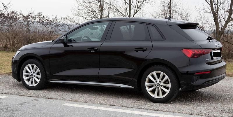 Gebraucht Audi A3 116 PS (85 kW) 2022 Schwarz Limousine