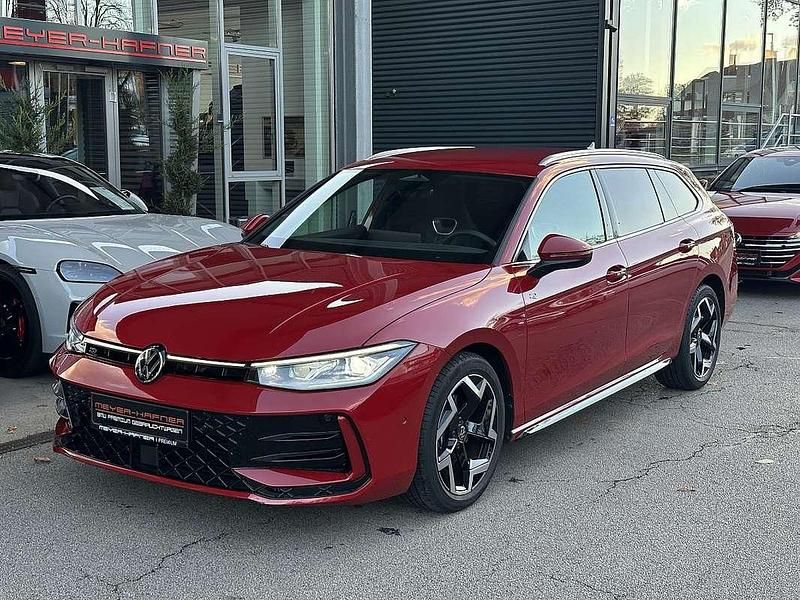 Gebraucht VW Passat IQ Drive 150 PS (110 kW) 2024 Chilirot Kombi