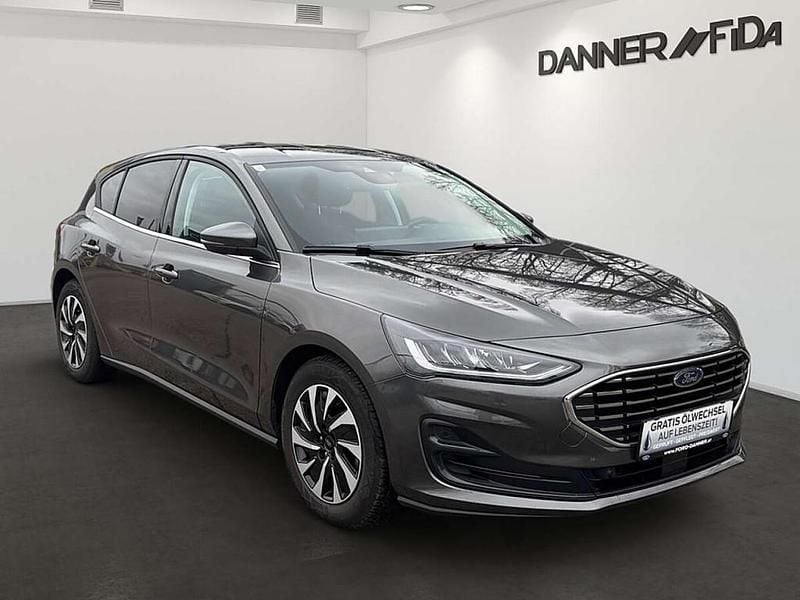 Gebraucht Ford Focus Titanium 125 PS (91 kW) 2024 Grau Limousine