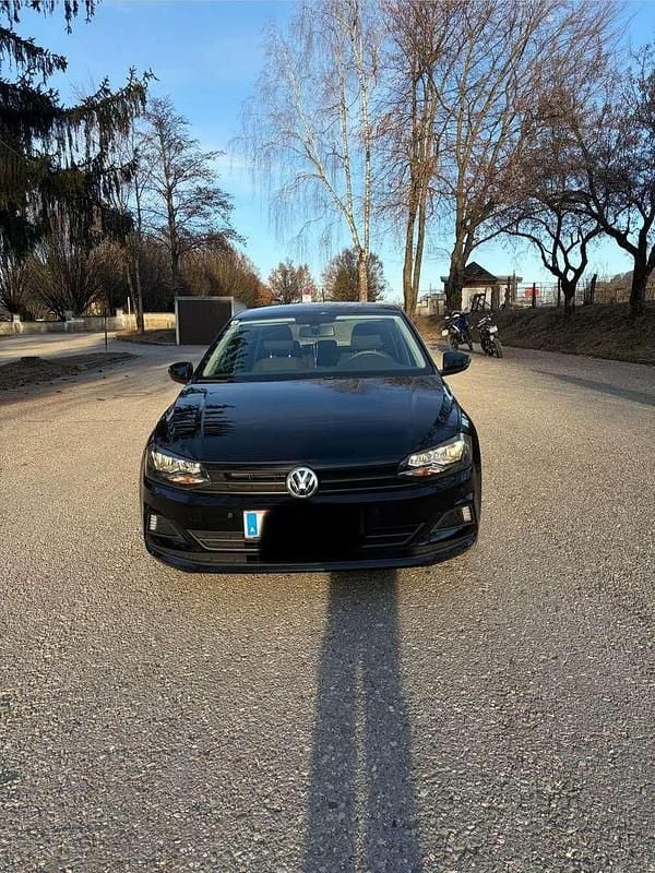 Gebraucht VW Polo 65 PS (47 kW) 2018 Schwarz Kleinwagen