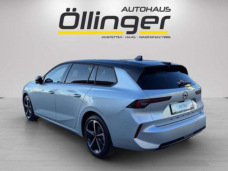 Neu Opel Astra 131 PS (96 kW) 2025 Silber Kombi