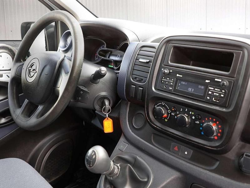 Gebraucht Opel Vivaro Edition 121 PS (88 kW) 2019 Weiß Van / Kleinbus