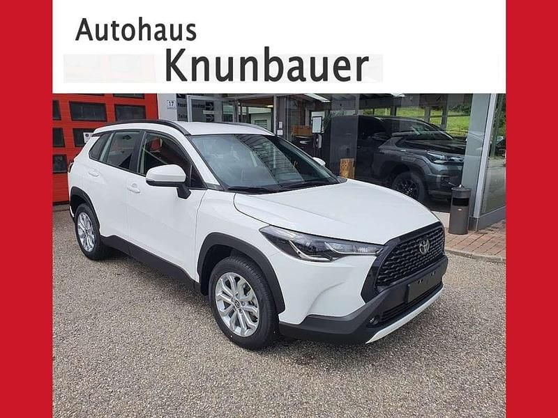 Gebraucht Toyota Corolla Cross Active 98 PS (72 kW) 2024 Weiß SUV
