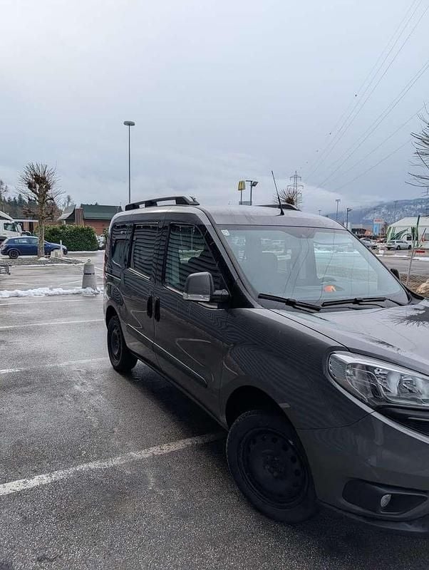 Gebraucht Fiat Doblò 120 PS (88 kW) 2015 Grau Van / Kleinbus