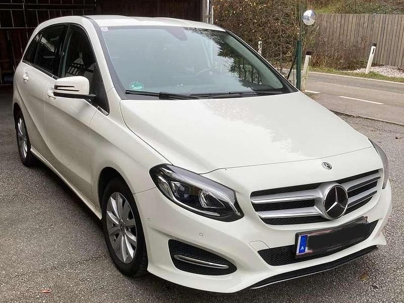 Gebraucht Mercedes B220 184 PS (135 kW) 2017 Weiß Van / Kleinbus