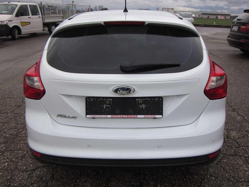 Gebraucht Ford Focus 86 PS (63 kW) 2014 Weiß Limousine