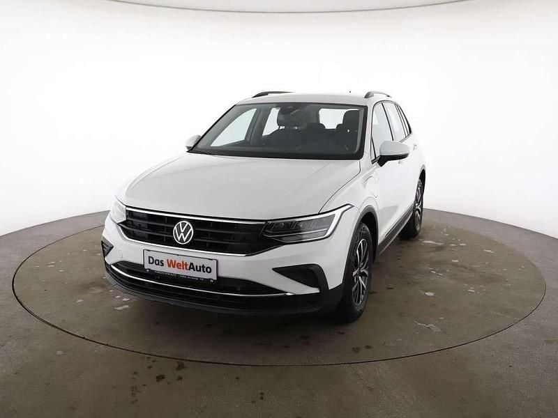 Gebraucht VW Tiguan Life 150 PS (110 kW) 2021 Weiß SUV