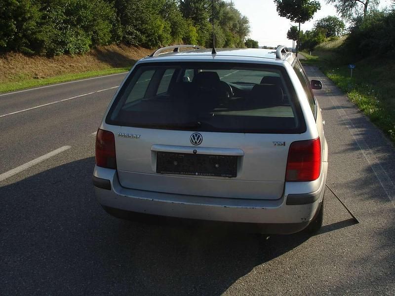 Gebraucht VW Passat Highline 110 PS (80 kW) 1997 Silber Kombi