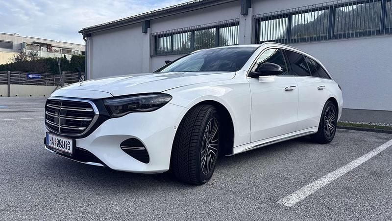 Weiß Gebraucht 2024 Mercedes E220 Kombi | € 51.500 (Superpreis) - Bild 1/4
