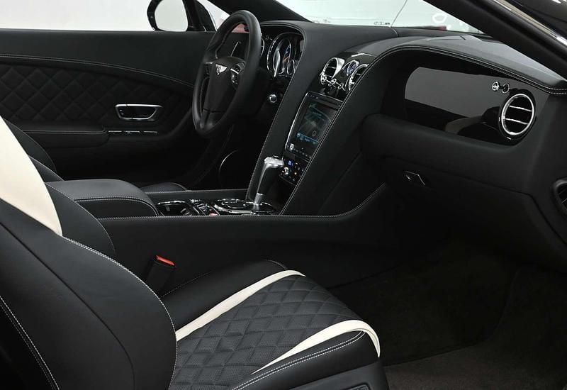 Gebraucht Bentley Continental GT Convertible Mulliner 507 PS (372 kW) 2019 Schwarz Cabrio