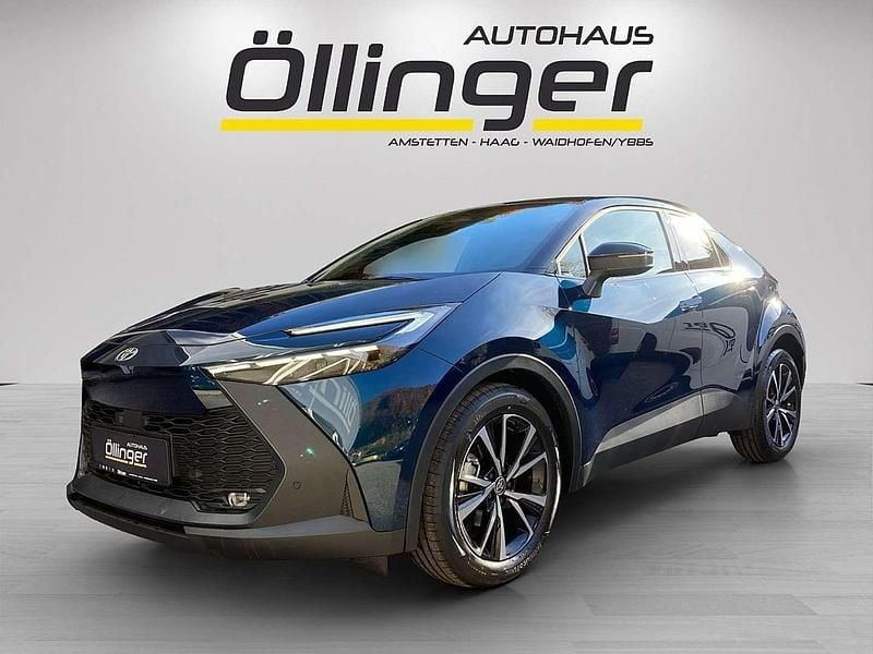 Neu Toyota C-HR Active 98 PS (72 kW) 2025 Blau SUV