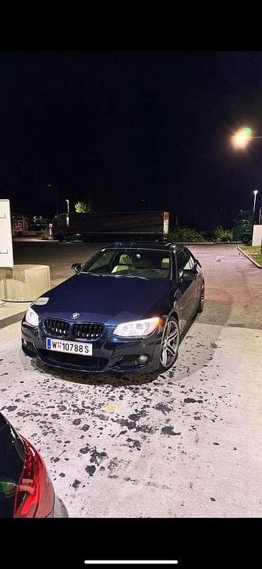 Gebraucht BMW 325 Sport Line 204 PS (150 kW) 2011 Schwarz Coupé