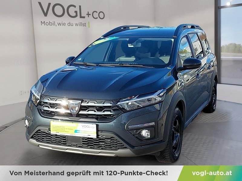 Grau Gebraucht 2022 Dacia Jogger Extreme Van / Kleinbus | € 17.990 (Fairer Preis) - Bild 1/4