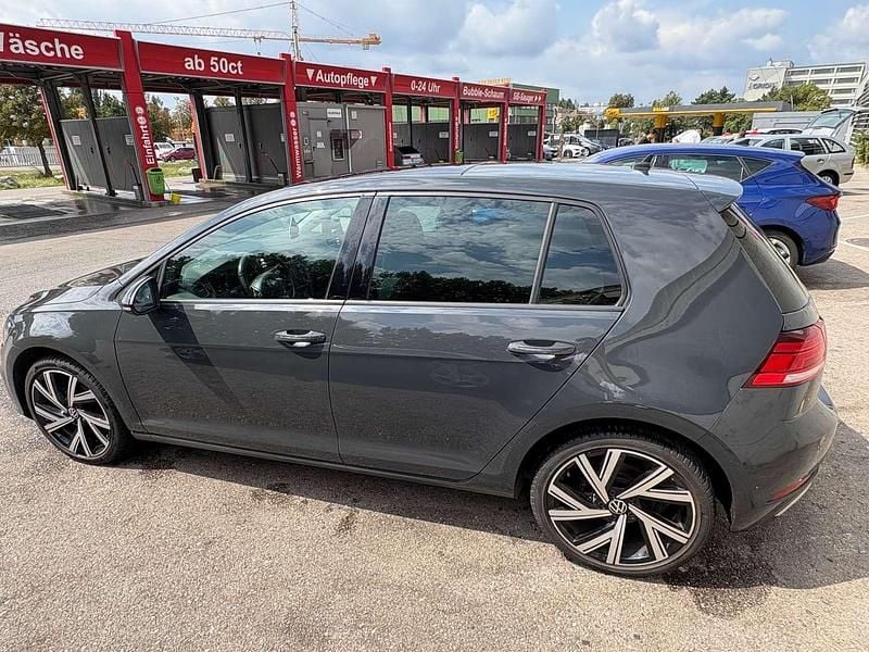 Gebraucht VW Golf VII Comfortline 116 PS (85 kW) 2018 Grau Limousine