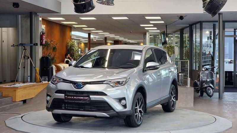 Grau Gebraucht 2018 Toyota RAV4 Hybrid SUV | € 23.390 (Superpreis) - Bild 1/4