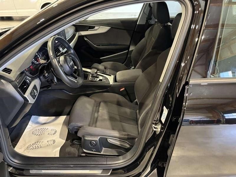 Gebraucht Audi A4 163 PS (119 kW) 2023 Schwarz Kombi