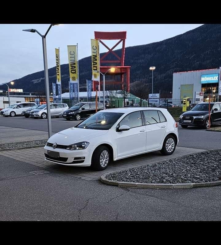 Gebraucht VW Golf VII 105 PS (77 kW) 2015 Weiß Limousine