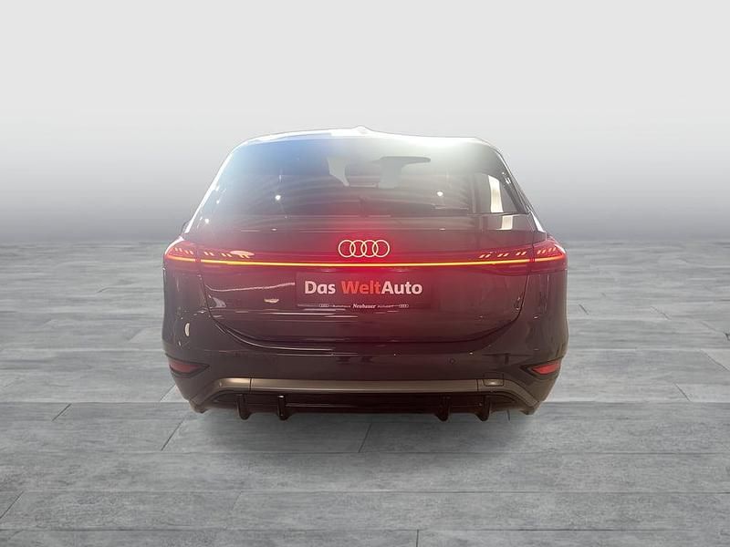 Neu Audi A6 e-tron 210 kW (286 PS) 2026 Hellgrau  metallic Kombi