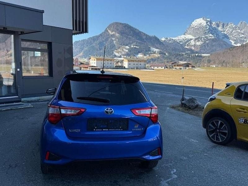 Gebraucht Toyota Yaris Hybrid 73 PS (53 kW) 2019 Blau Limousine