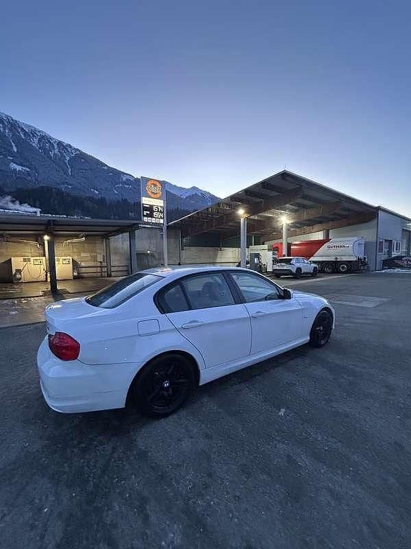 Gebraucht BMW 318 143 PS (105 kW) 2010 Limousine