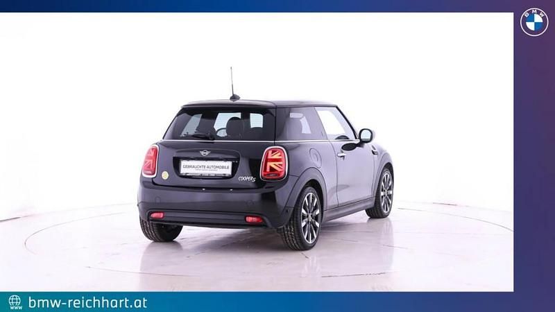 Gebraucht Mini Cooper SE 135 kW (184 PS) 2022 Midnight black ii Kleinwagen