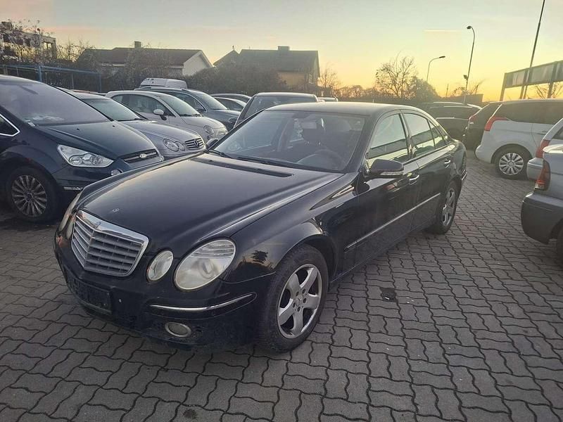 Gebraucht 2007 Mercedes E200 Elegance Limousine | € 1.950 - Bild 1/4