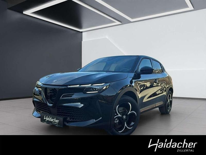 Schwarz Neu 2025 Alfa Romeo GT Junior Edizione Speciale Limousine | € 33.990 (Teuer) - Bild 1/4