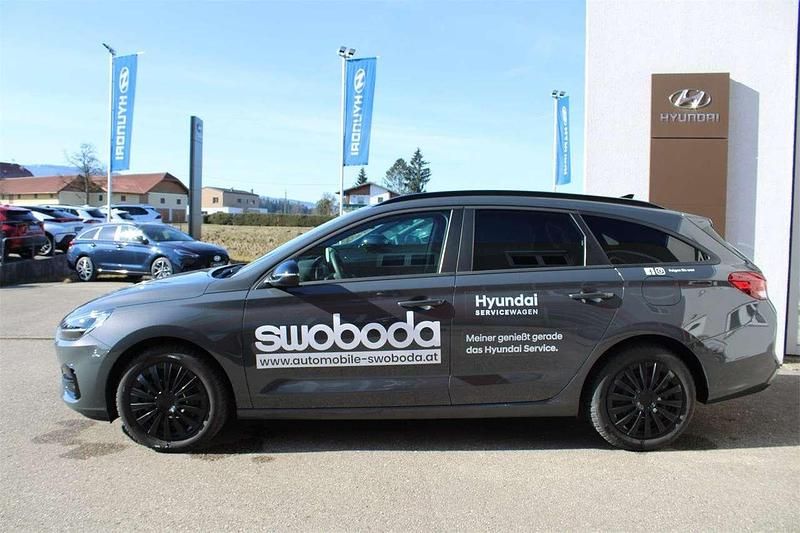 Gebraucht Hyundai i30 GO! 101 PS (74 kW) 2024 Cypress green  grün Kombi