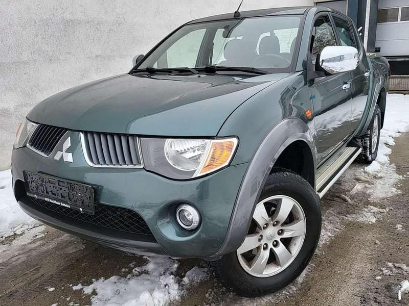 Gebraucht Mitsubishi L200 136 PS (100 kW) 2009 Grün Abholung